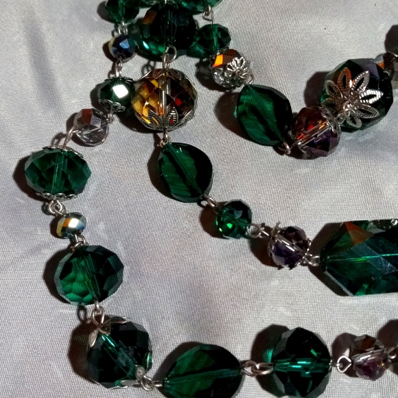 K-4 silver toned 3 strand with green,purple, and amber crystals 13"-15" necklace - Picture 5 of 7